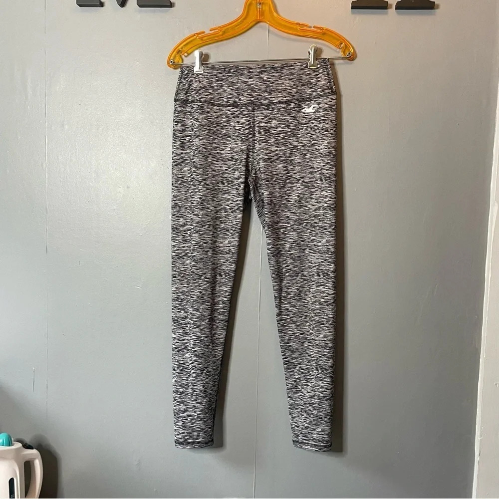 Hollister gray technical leggings mid rise 7/8 length size medium